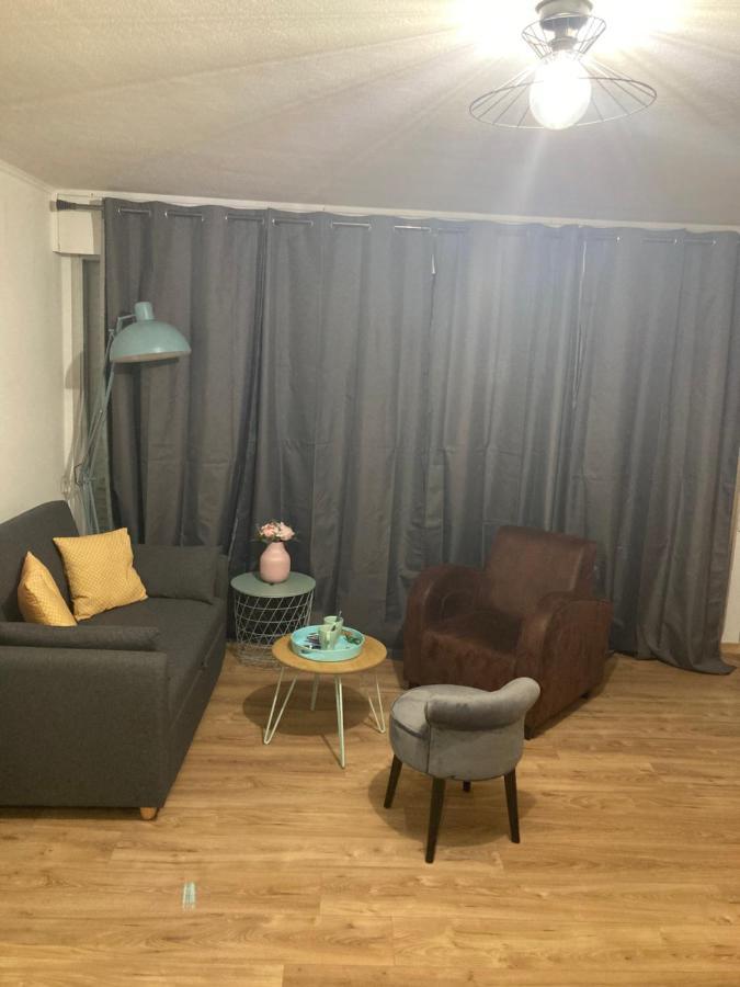 Les Obiones: Beachfront Studio with Sea View in Fort Mahon Plage Exterior photo
